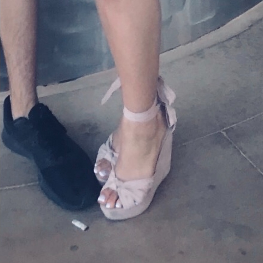 Nude wedges